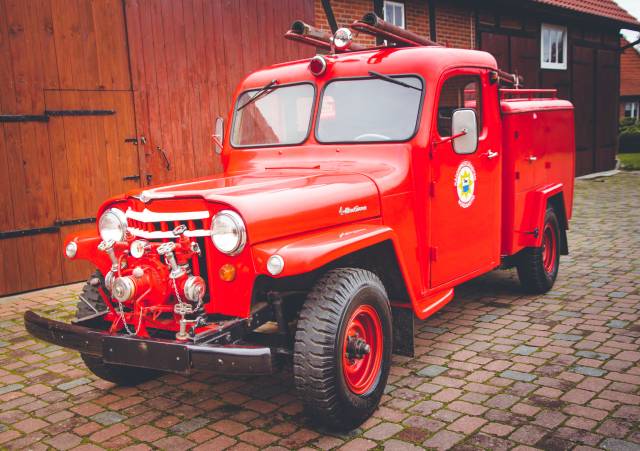 Image 1/21 of Kaiser Jeep CJ-6 (1957)