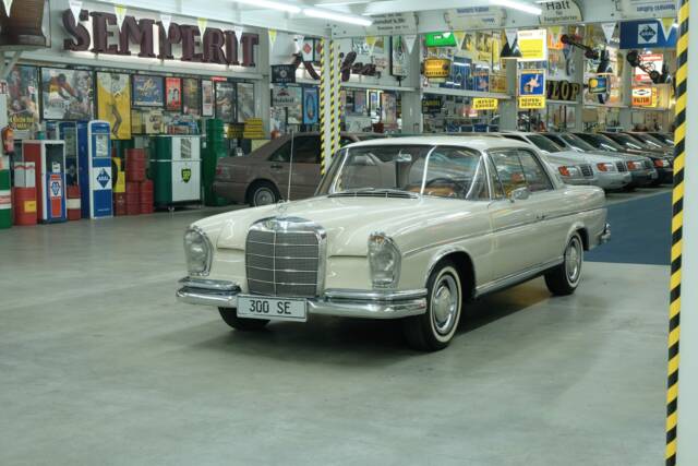 Afbeelding 1/50 van Mercedes-Benz 300 SE (1966)