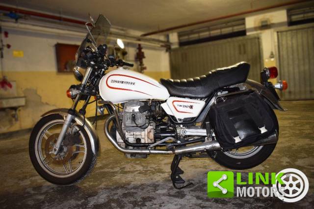 Immagine 1/10 di Moto Guzzi DUMMY (1984)