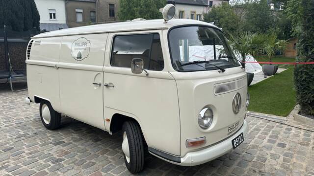 Image 1/7 of Volkswagen T2a panel van (1969)