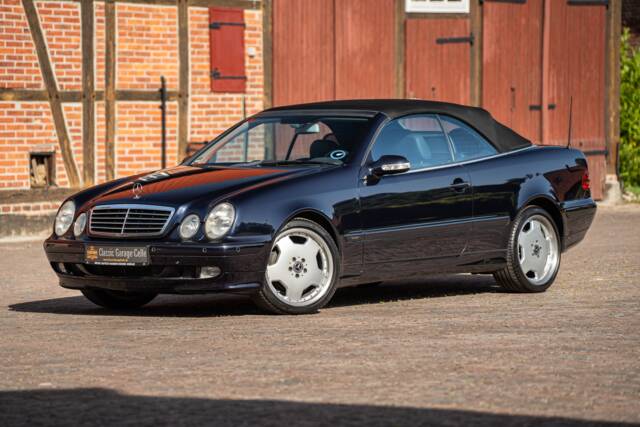 Bild 1/61 von Mercedes-Benz CLK 320 (2002)
