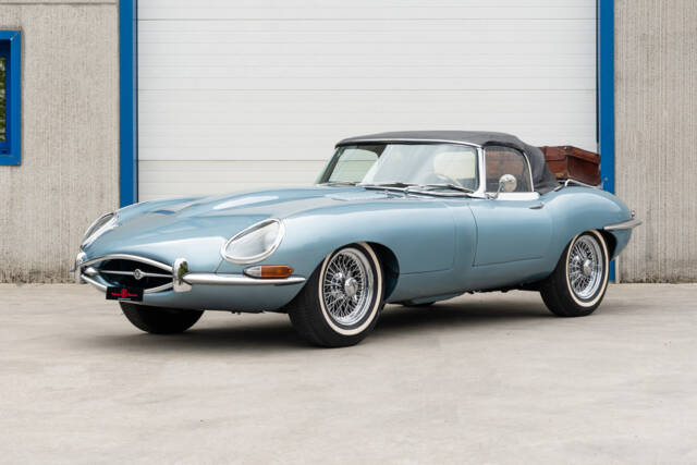 Image 1/91 de Jaguar Type E 4.2 (1967)