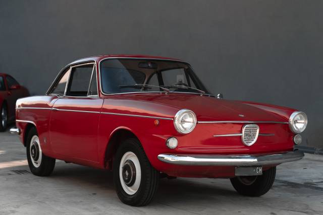 Image 1/36 of FIAT 750 Vignale Coupé (1964)