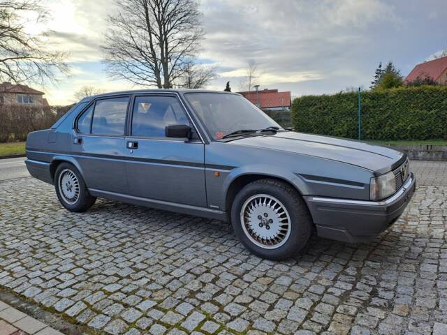 Image 1/8 of Alfa Romeo 90 2.5 Quadrifoglio Oro (1986)