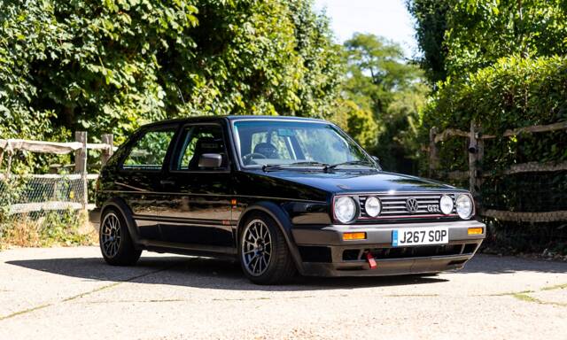 Bild 1/50 von Volkswagen Golf II GTi 1.8 (1991)