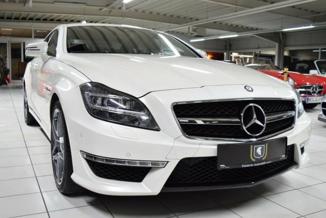 Image 1/14 of Mercedes-Benz CLS 63 AMG (2011)