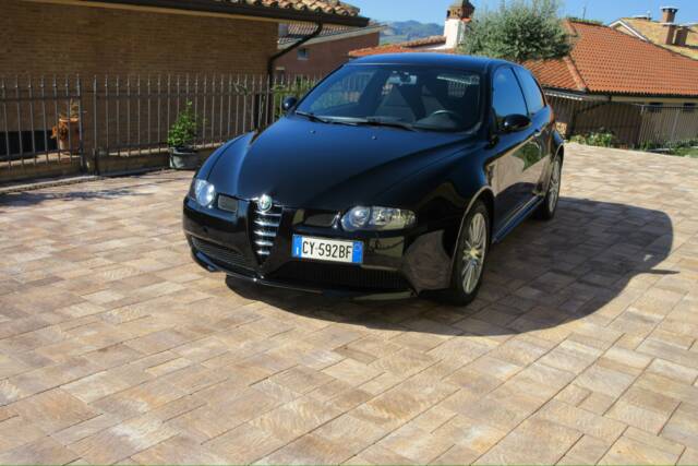 Bild 1/28 von Alfa Romeo 147 3.2 GTA (2004)