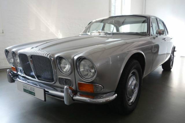 Bild 1/15 von Daimler Sovereign 4.2 (1973)