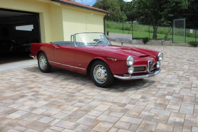 Bild 1/37 von Alfa Romeo 2600 Spider (1966)