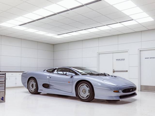 Bild 1/50 von Jaguar XJ 220 (1993)
