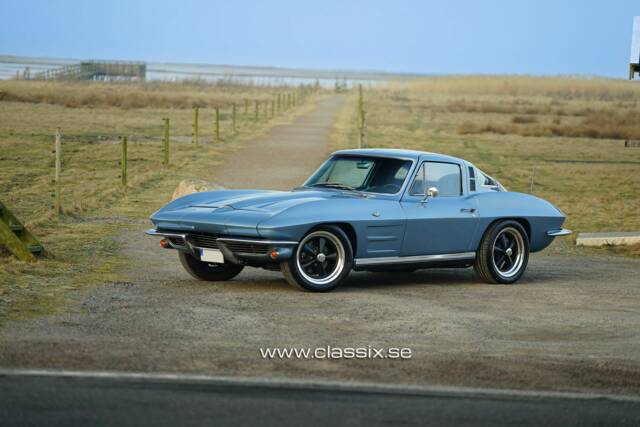 Afbeelding 1/21 van Chevrolet Corvette Sting Ray (1964)