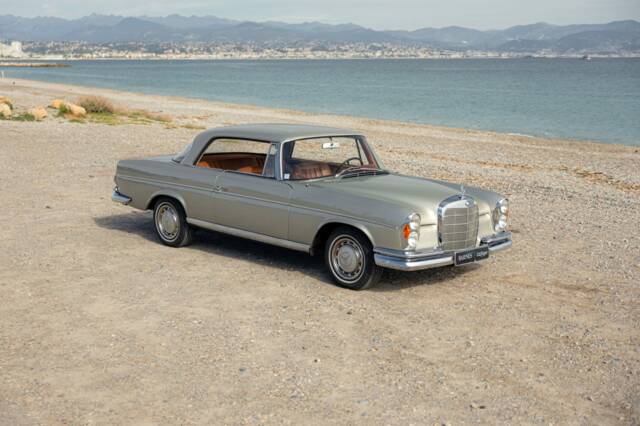 Afbeelding 1/13 van Mercedes-Benz 300 SE (1963)