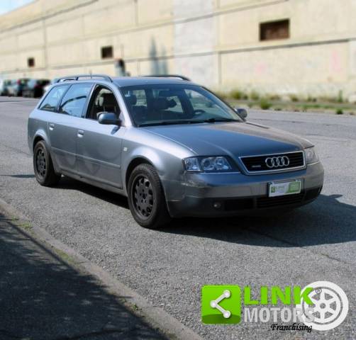 Bild 1/20 von Audi A4 Avant 2.8 quattro (2000)