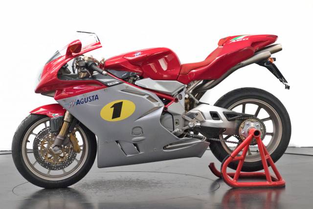 Image 1/15 of MV Agusta DUMMY (2004)