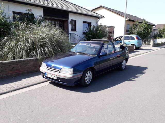 Bild 1/8 von Opel Kadett 1,6i (1992)
