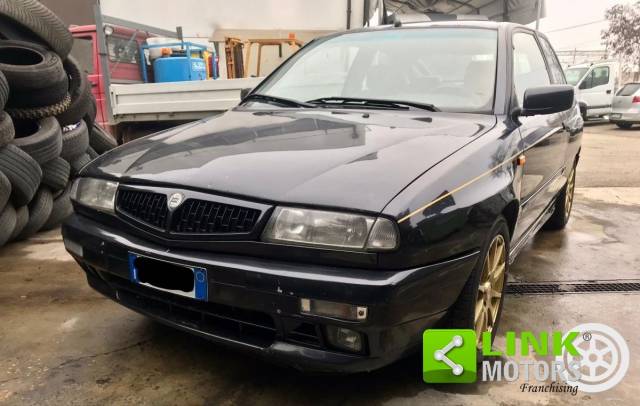 Bild 1/11 von Lancia Delta HPE 1.9 Turbo DS (1998)