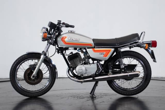 Imagen 1/17 de Benelli DUMMY (1982)