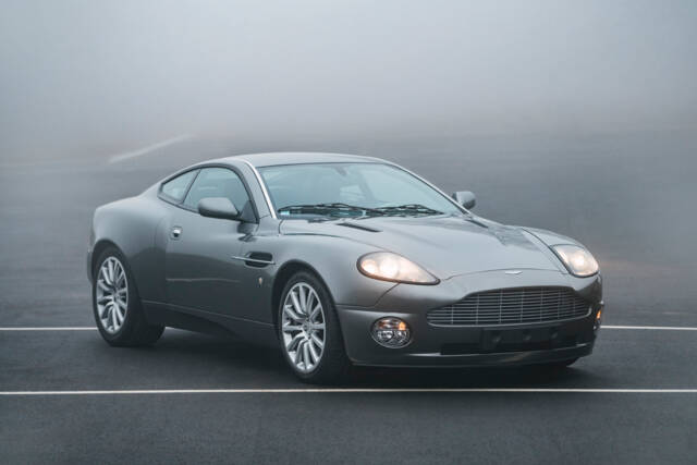 Image 1/18 de Aston Martin V12 Vanquish (2003)