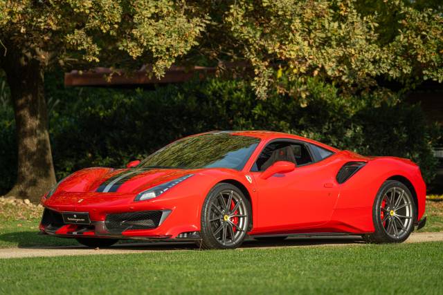 Image 1/50 of Ferrari 488 Pista (2019)