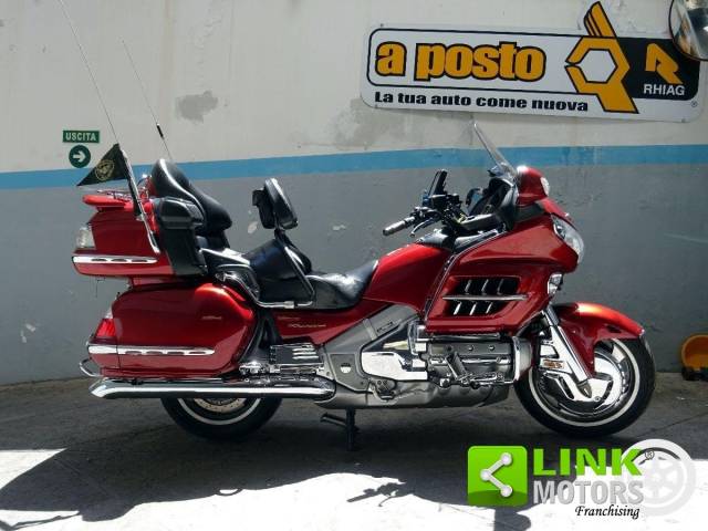 Image 1/20 de Honda GL 1800 Gold Wing (2001)