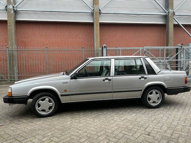 Imagen 1/19 de Volvo 740 (1989)