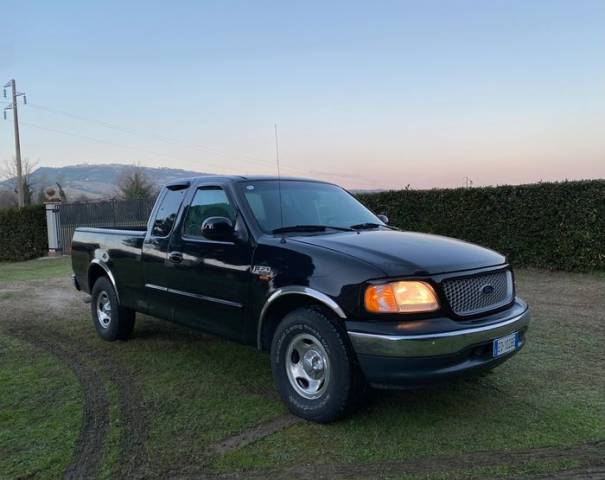 Image 1/9 of Ford F-150 (1999)