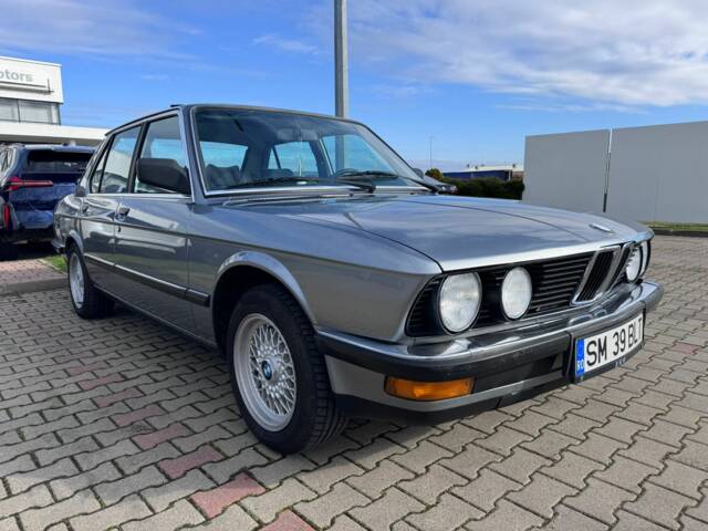 Bild 1/8 von BMW 518i (1985)