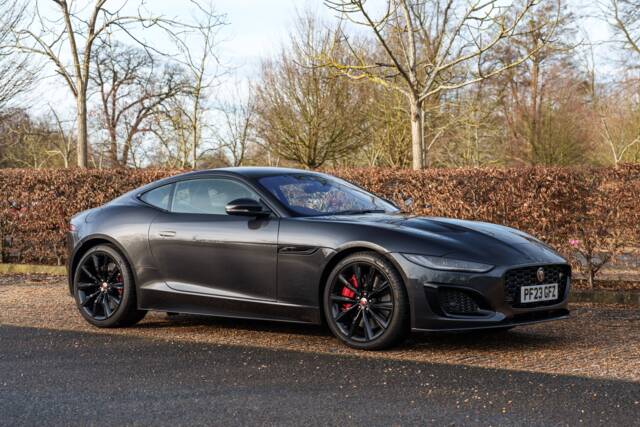 Afbeelding 1/8 van Jaguar F-Type SVR (2023)