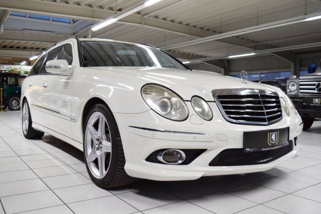 Image 1/15 of Mercedes-Benz E 500 T (2007)