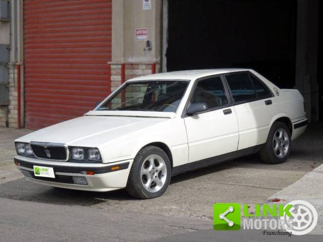 Image 1/10 of Maserati 422 (1989)