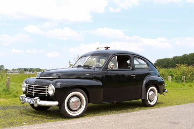 Image 1/8 of Volvo PV 444 (1950)