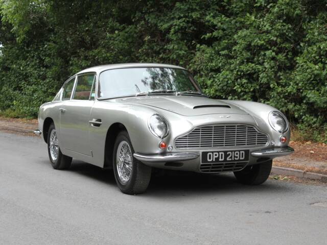 Imagen 1/18 de Aston Martin DB 6 (1966)