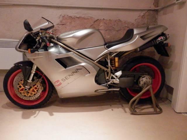Immagine 1/7 di Ducati DUMMY (1996)