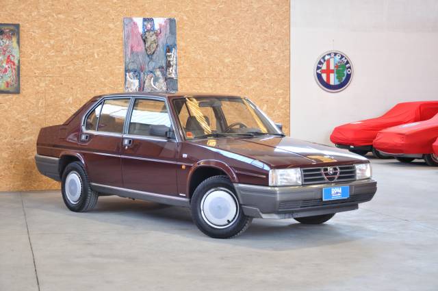 Immagine 1/65 di Alfa Romeo 90 2.0 (1986)