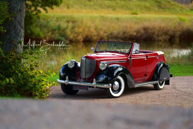 Image 1/19 de Chrysler Royal Sedan (1938)
