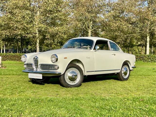 Image 1/32 of Alfa Romeo Giulia 1600 Sprint (1963)