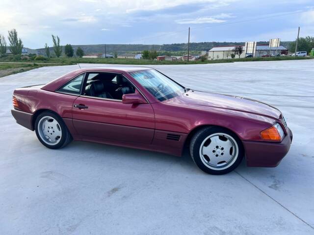 Image 1/30 of Mercedes-Benz 300 SL-24 (1992)