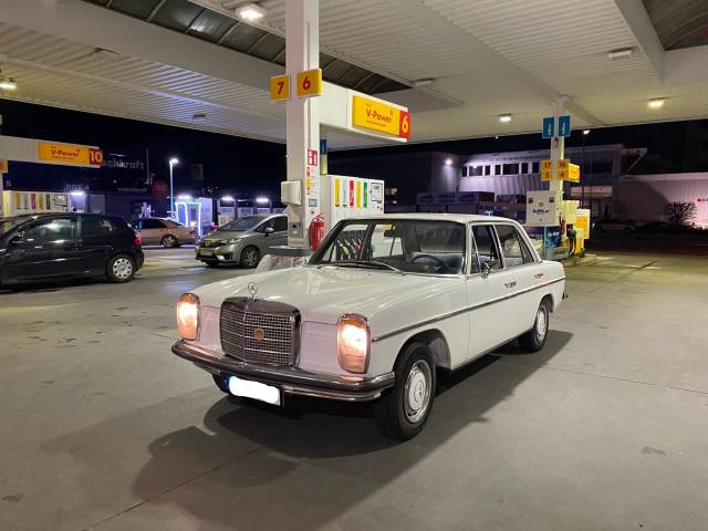 Image 1/6 of Mercedes-Benz 230 (1969)