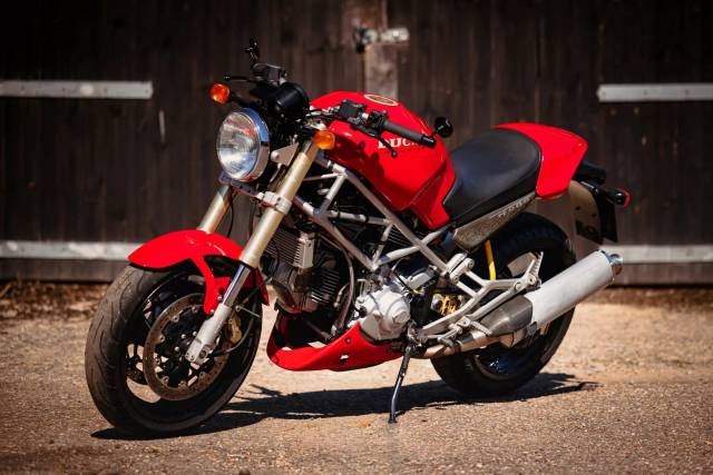 Image 1/8 of Ducati DUMMY (1993)