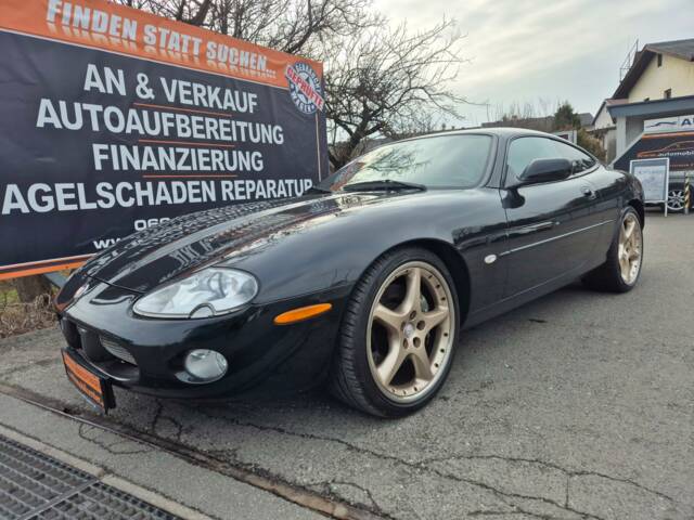 Afbeelding 1/10 van Jaguar XKR (2001)