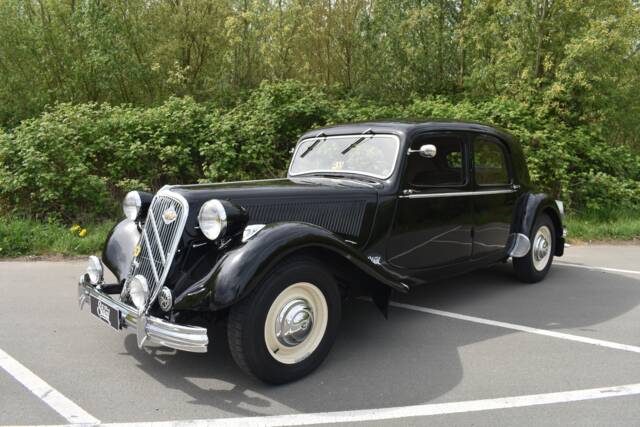 Immagine 1/57 di Citroën Traction Avant 15/6 (1950)