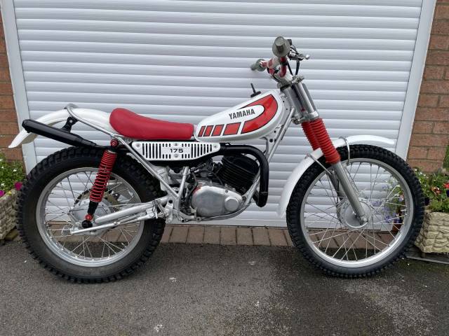 Image 1/27 of Yamaha DUMMY (1975)