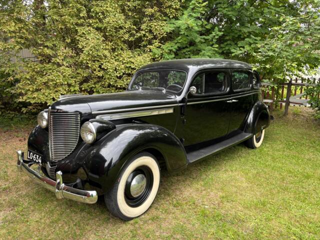 Bild 1/16 von Chrysler Royal Sedan (1938)