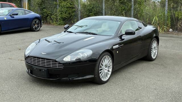 Image 1/60 of Aston Martin DB 9 (2011)