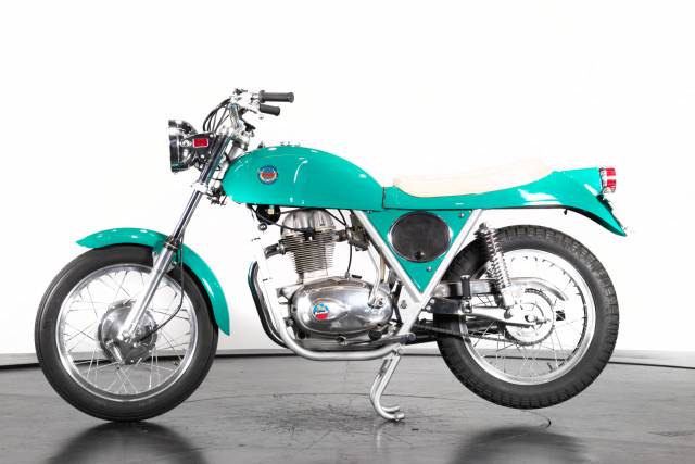 Image 1/20 de Benelli DUMMY (1968)