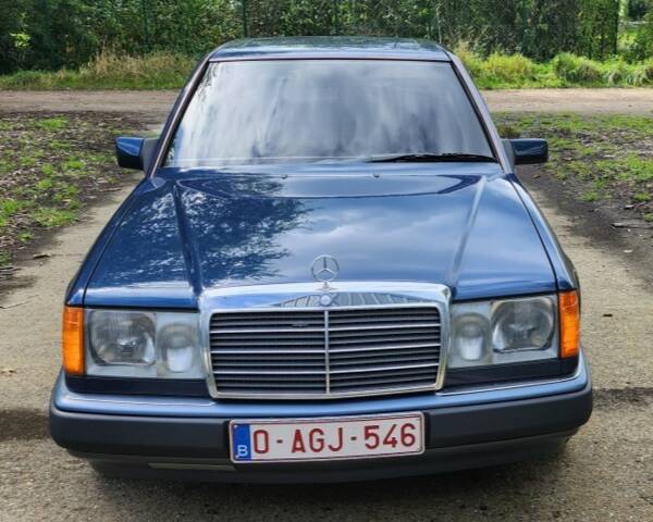 Image 1/5 de Mercedes-Benz 230 E (1989)