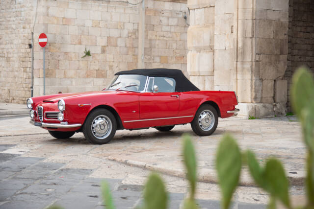 Image 1/33 of Alfa Romeo 2600 Spider (1964)