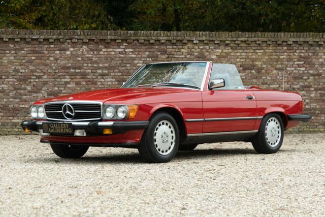 Bild 1/50 von Mercedes-Benz 560 SL (1986)