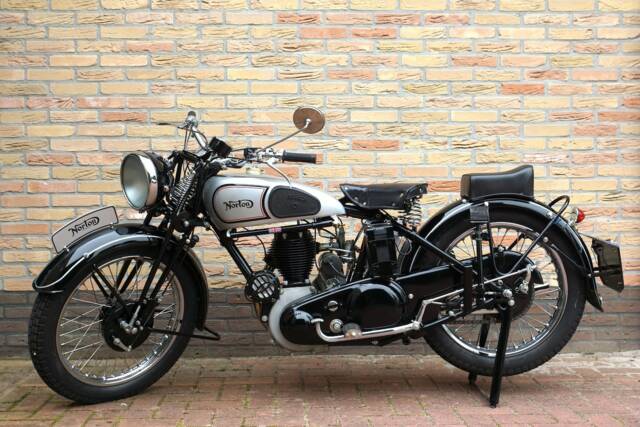 Image 1/9 of Norton Big Four 4 (1942)