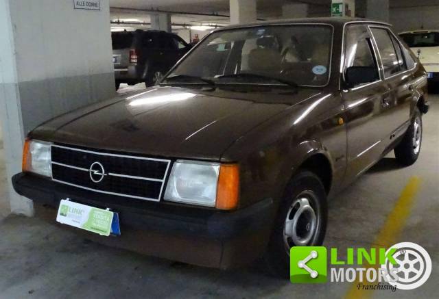 Imagen 1/25 de Opel Kadett 1,2 LS (1983)